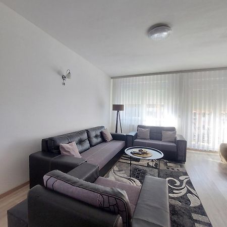 Private Apartments Prishtina Приштина Екстер'єр фото